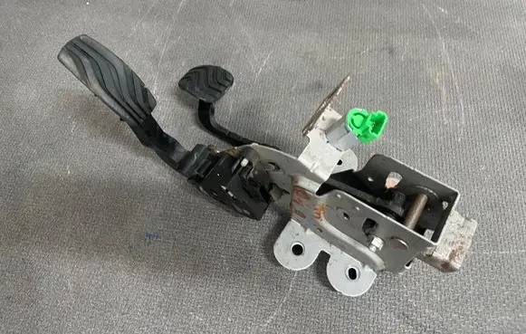 Renault Megane IV Brake pedal 465013420R