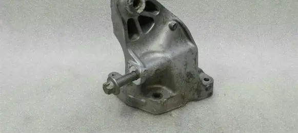 Mercedes-Benz E W238 Engine mount bracket A6422234604