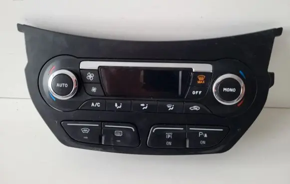 Ford C-MAX II Climate control unit AM5T18C612BJ