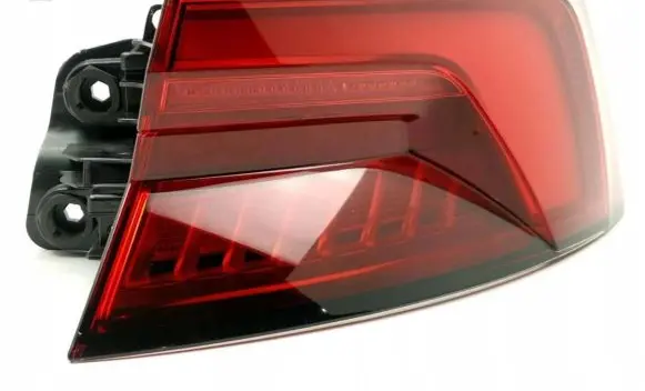 Audi A5 Rear/tail lights 8W6945092J