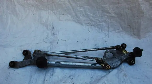 Nissan Primera Front wiper linkage 