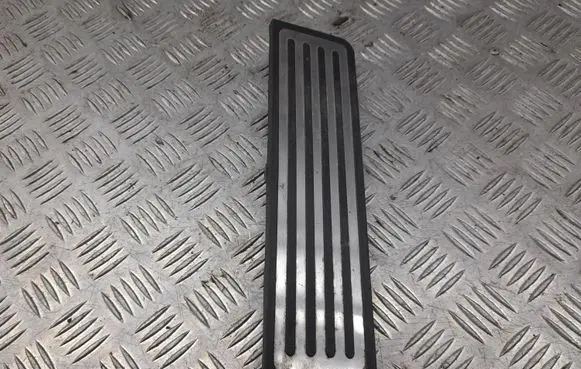 Chevrolet Corvette Foot rest pad/dead pedal 23152860