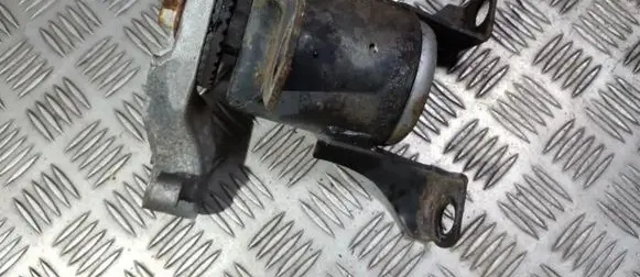Ford Fiesta Engine mount bracket