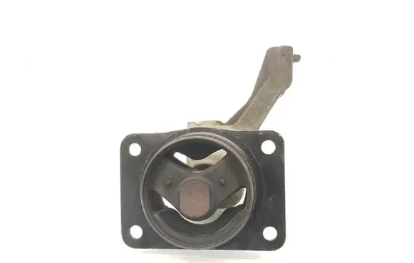 Suzuki SX4 Engine mount bracket