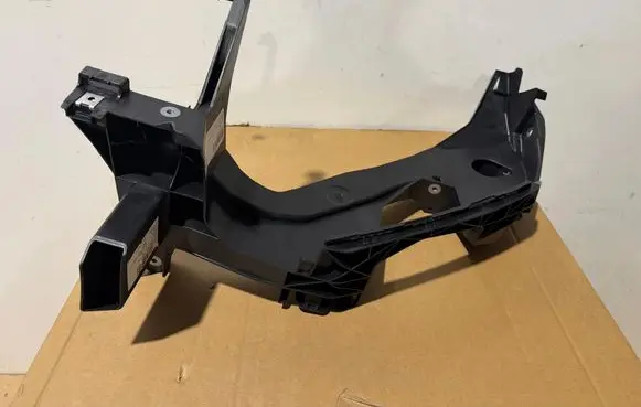 Audi Q4 Sportback e-tron Headlight/headlamp mounting bracket 89A805325B