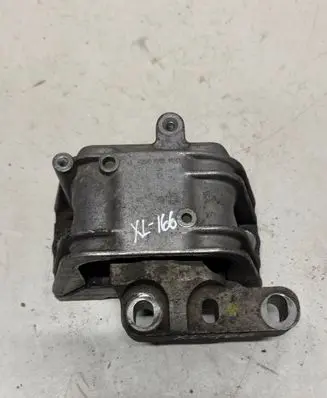Volkswagen Golf V Engine mount bracket 1K0199262