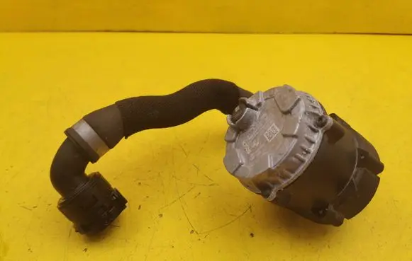 BMW 5 G30 G31 Electric auxiliary coolant/water pump 8638237