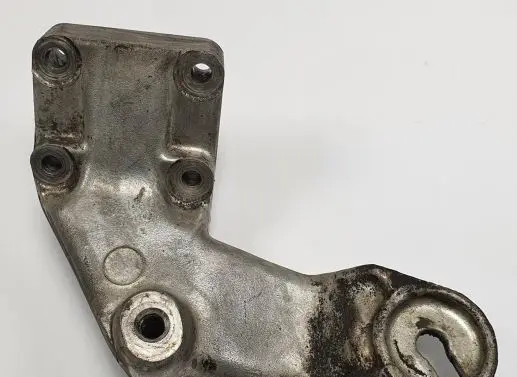 Mercedes-Benz S W126 Engine mount bracket R1162235004