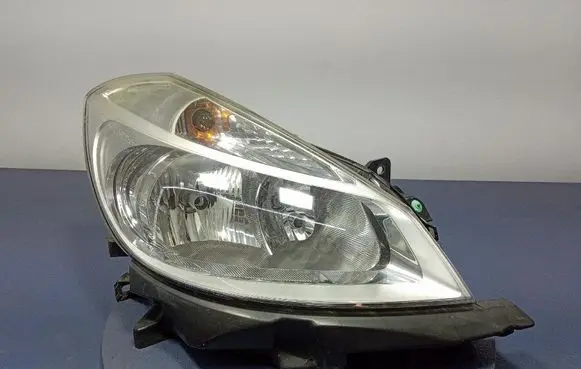 Renault Clio III Headlight/headlamp 7701061069