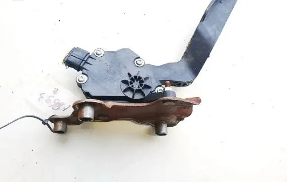 Mazda CX-7 Accelerator throttle pedal k42387390 k4238-7390