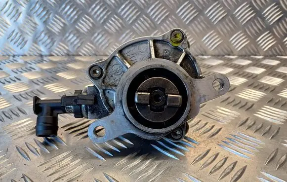 Renault Laguna II Vacuum pump 8200102535