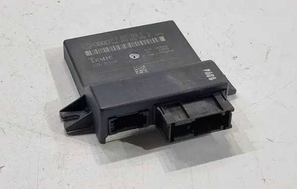 Audi A6 S6 C6 4F Gateway control module 4F0907468D 4F0910468A