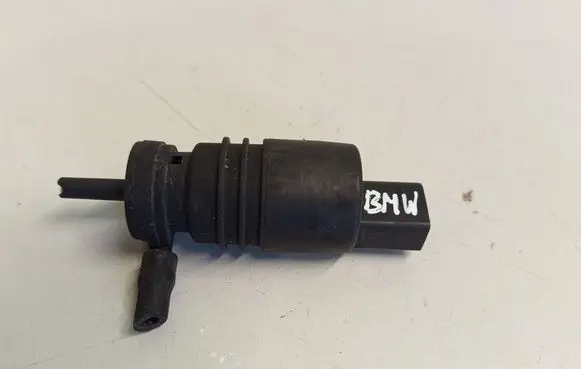 BMW X5 E53 Windscreen/windshield washer pump 8362154