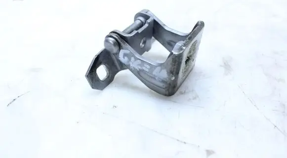 Jeep Compass Tailgate/trunk/boot hinge