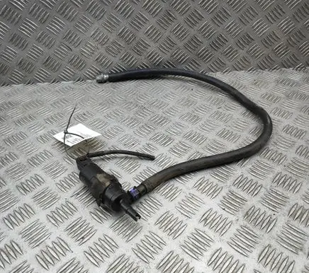 Audi RS5 Windscreen/windshield washer pump 3B7955681