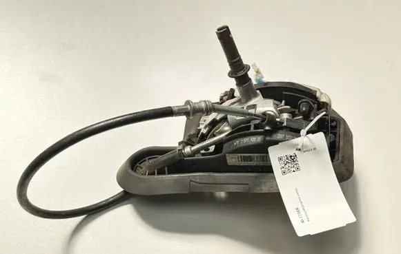 BMW 3 E90 E91 Gear shifter/selector 7577600