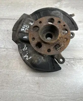 Front wheel hub