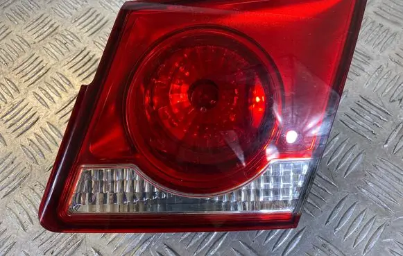 Chevrolet Cruze Tailgate rear/tail lights E1312406 12406
