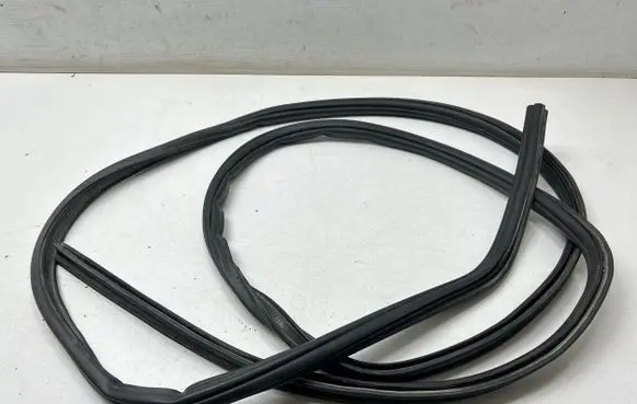 Volkswagen Transporter - Caravelle T6 Trunk rubber seal (body) 