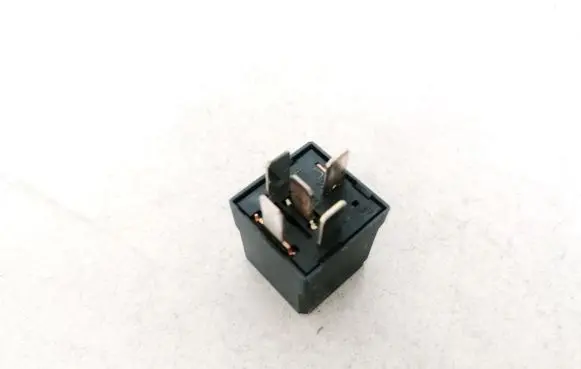 BMW 5 E60 E61 Other relay 61366901469
