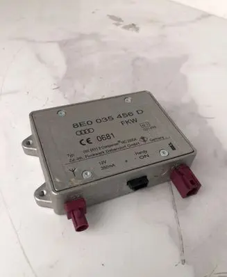 Audi A4 S4 B8 8K Antenna control unit 8E0035456D 09105112