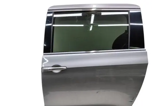 Chrysler Pacifica Side sliding door 00307556 3041095 68225096AF