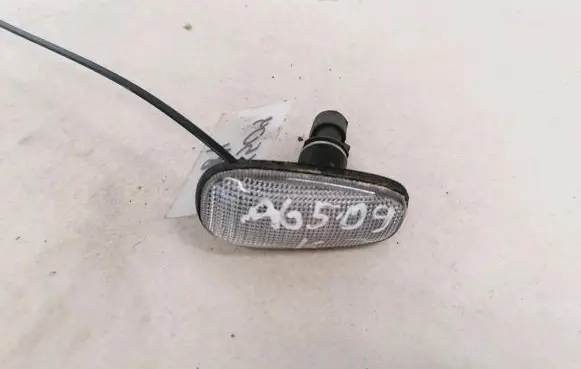 Opel Zafira A Front fender indicator light 90560403