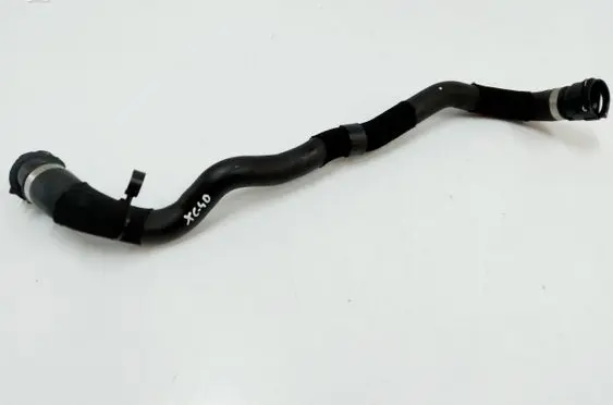 Volvo XC40 Engine coolant pipe/hose 32325219