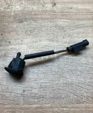 BMW 5 E60 E61 Windshield washer spray nozzle 7132989 19653273