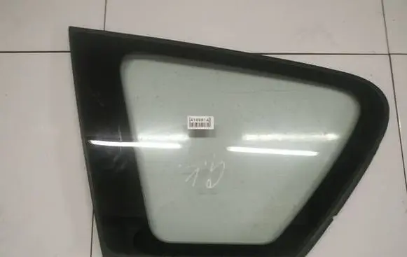 Toyota Avensis Verso Rear side window as2