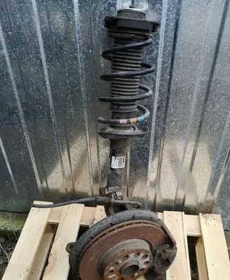 Volkswagen Touran I Front wheel hub spindle knuckle 1K0vwgroup777