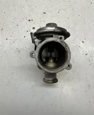BMW 5 E60 E61 EGR valve 70045000