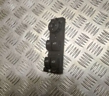 Ford Focus Electric window control switch 7M5T14A132AB