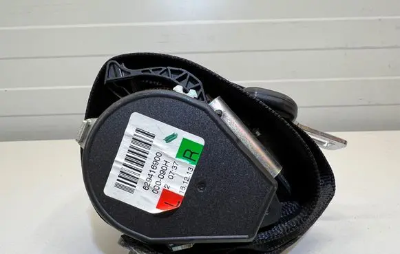 Audi A3 S3 8V Rear seatbelt 8v3857805