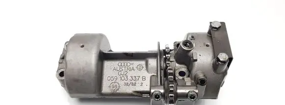 Audi A6 S6 C5 4B Oil pump 059103337B