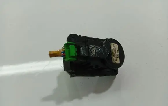 Peugeot 4007 Air flap motor/actuator CSA512T010