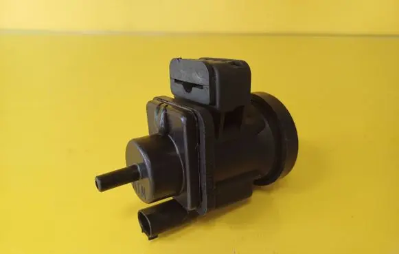 Mercedes-Benz C W203 Turbo solenoid valve A0005450427