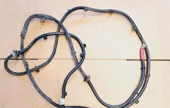 Positive cable (battery)