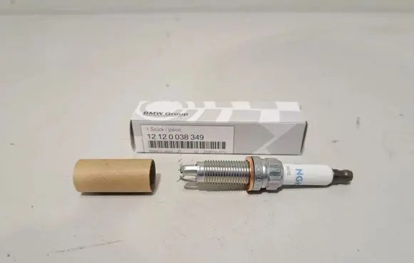 BMW 5 F10 F11 Spark plug 0038349 0034091