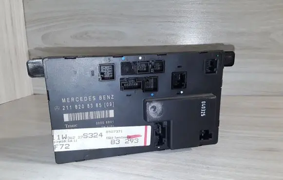 Mercedes-Benz E W211 Door control unit/module 2118208385