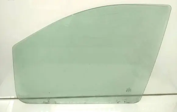 Mercedes-Benz Vito Viano W639 Front door window glass four-door E943R000016 DOT211M75AS2