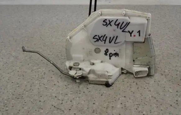 Suzuki SX4 Rear door lock 