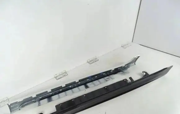 BMW 1 F40 Sill/side skirt trim 8072573 8072574