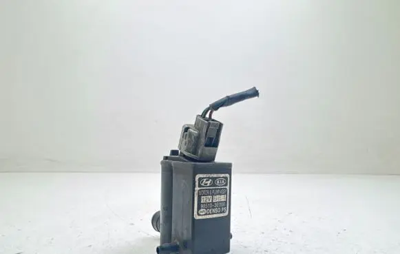 KIA Sorento Windscreen/windshield washer pump 985103E000