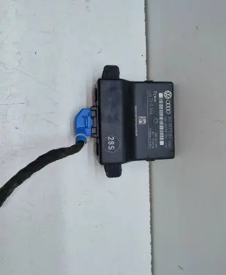 Skoda Octavia Mk2 (1Z) Gateway control module 1K0907530F 0325 1K0907951