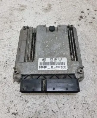 Volkswagen Touareg I Engine control unit/module 0281011258