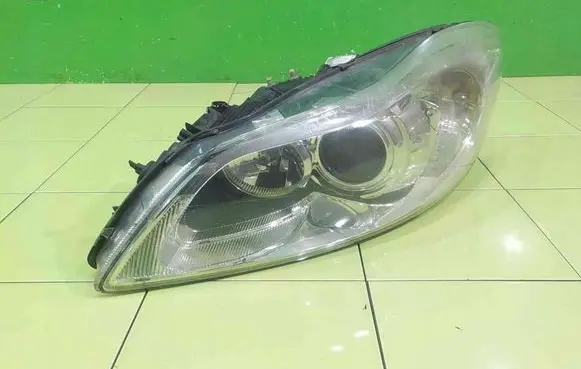 Volvo C30 Headlight/headlamp 0301255681
