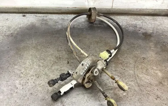 Opel Zafira B Gear shift cable linkage 