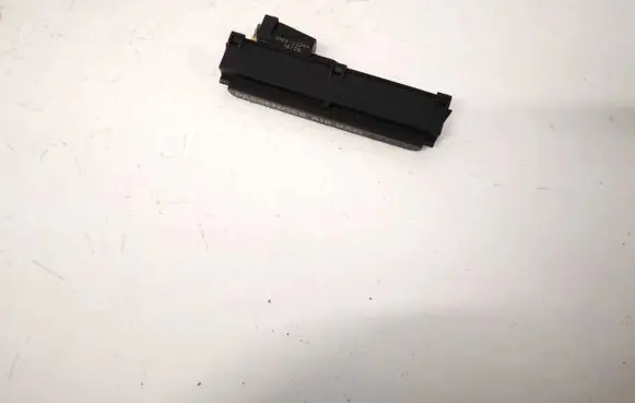 Passenger airbag on/off switch