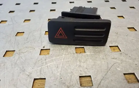 Toyota Land Cruiser (J120) Hazard light switch